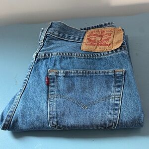 501 Button fly ,Levi's Classic Straight Blue Jeans